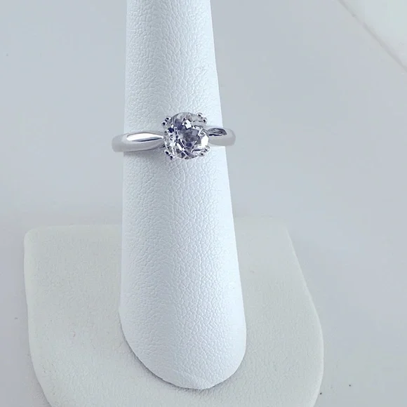 NEW white topaz white gold solitaire Ring - Picture 1 of 7